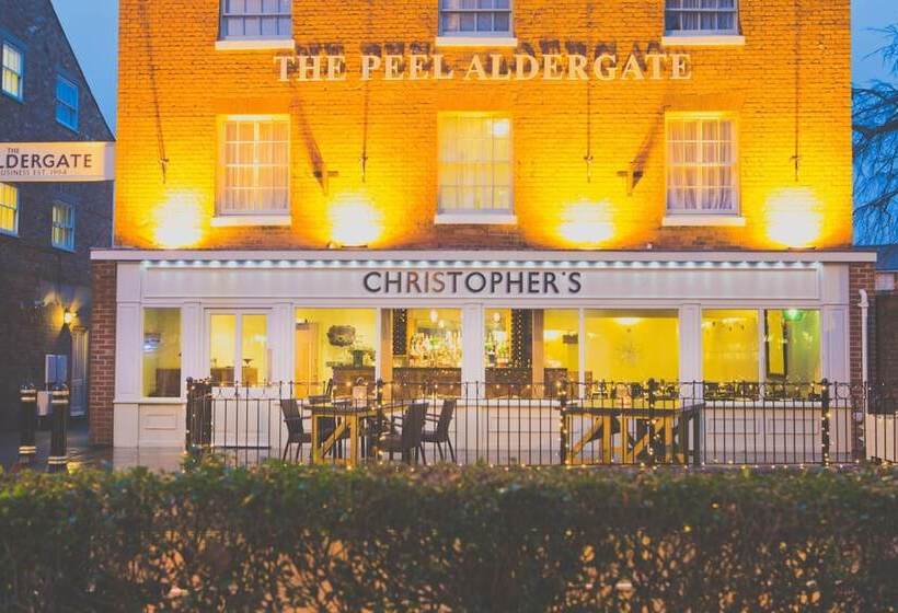 Отель The Peel Aldergate