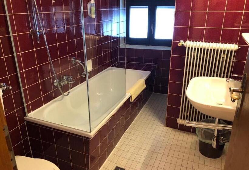 ペンション Magali S, Bed & Breakfast   Inclusive Summer Card