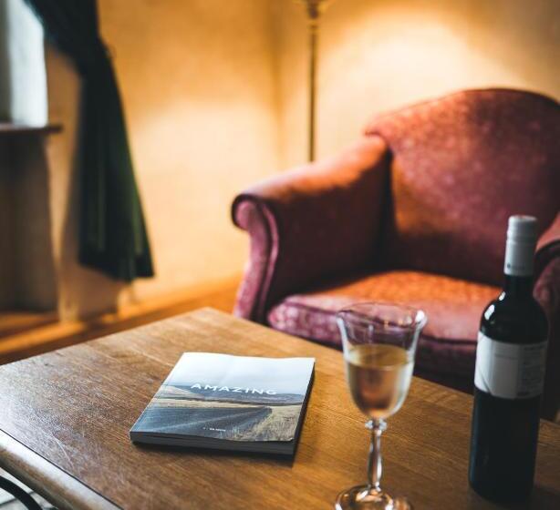 膳宿费 Alt Straninger