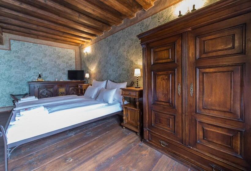 膳宿费 Alt Straninger