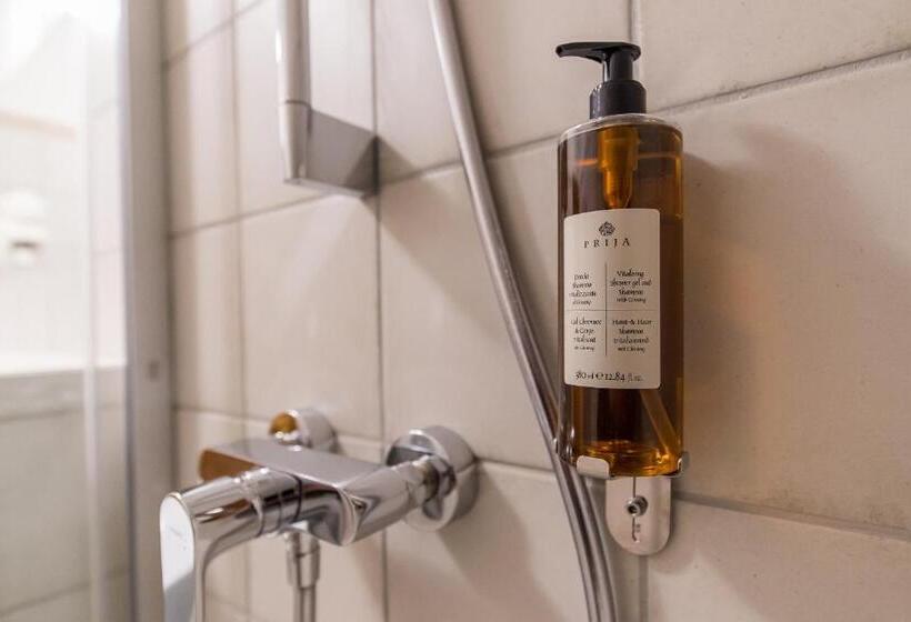 膳宿费 Alt Straninger