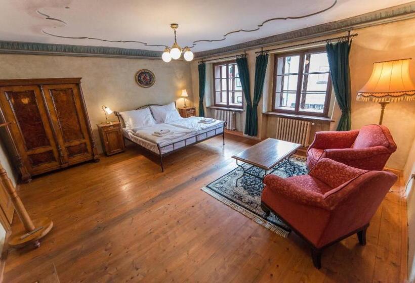 膳宿费 Alt Straninger