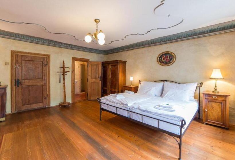 膳宿费 Alt Straninger