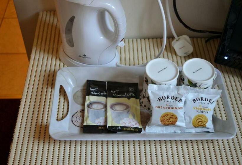 بنسيون Ashleigh Lodge