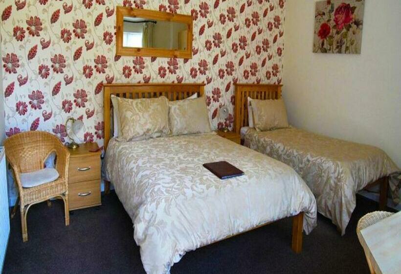 بنسيون Ashleigh Lodge