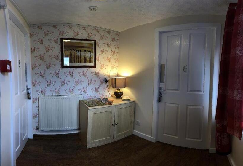 膳宿费 Carisbrooke Guest House