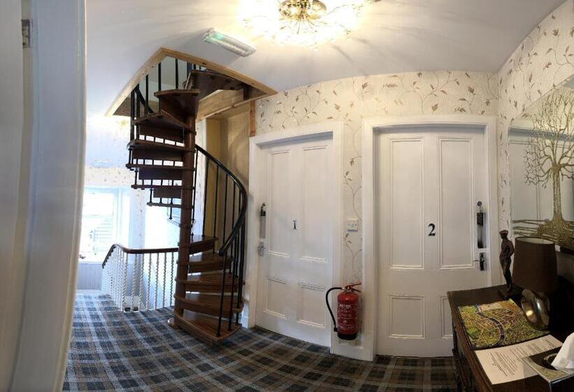 膳宿费 Carisbrooke Guest House