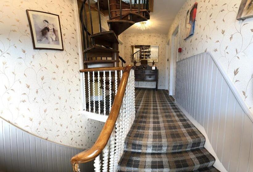 膳宿费 Carisbrooke Guest House