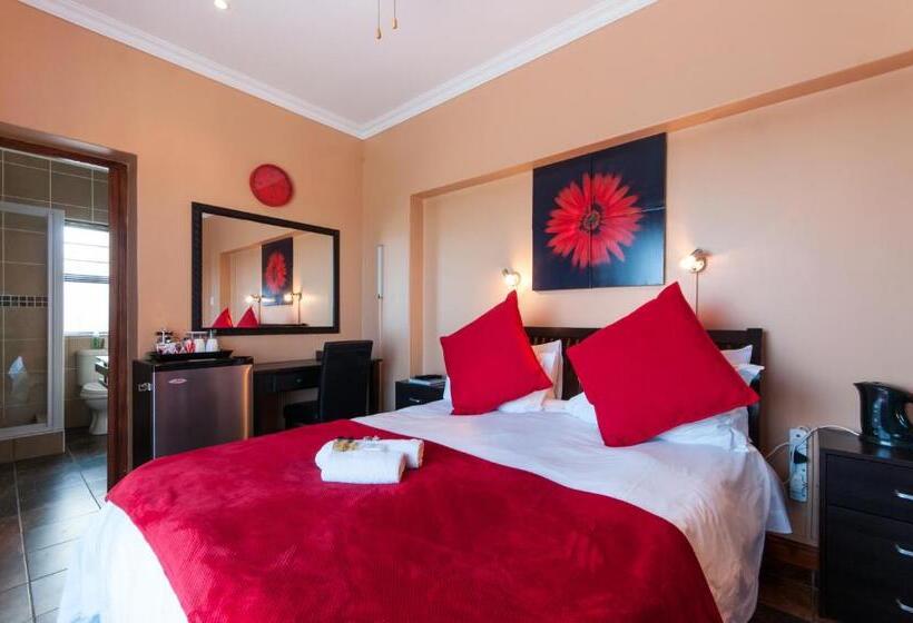 פנסיון Dolphin Dance Lodge