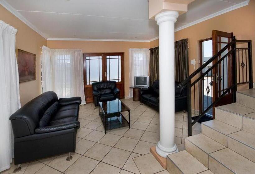 פנסיון Dolphin Dance Lodge