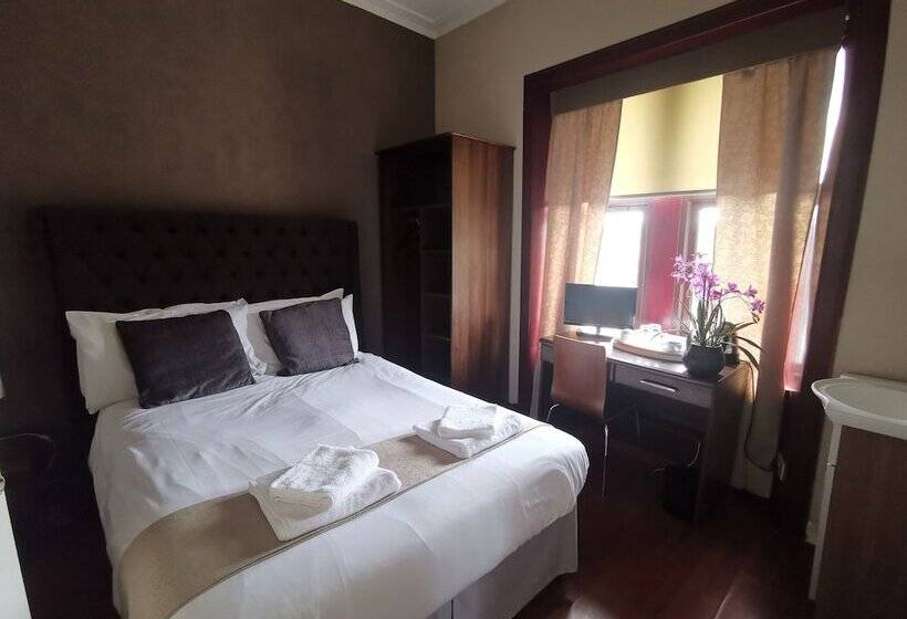 ペンション The Fullarton Park