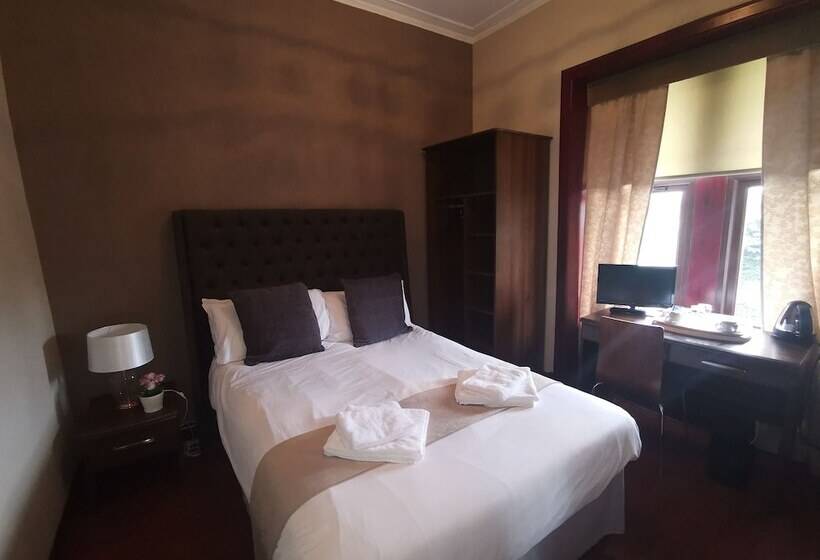 ペンション The Fullarton Park