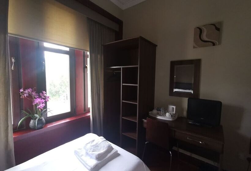 ペンション The Fullarton Park