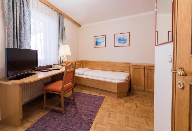 بنسيون Gästehaus Reiter