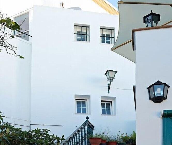 ペンション Hostal La Posada