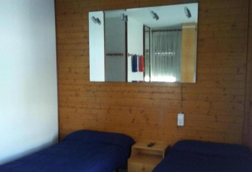 פנסיון Hostal Porta De Ferro