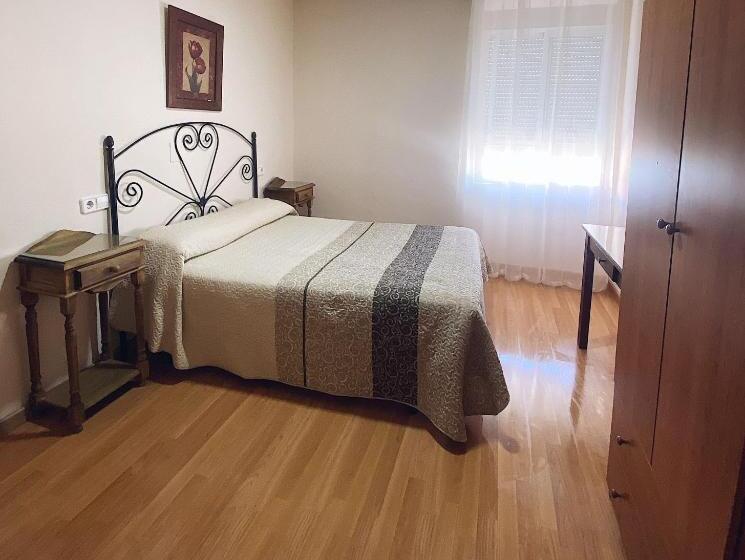 פנסיון Hostal Restaurante El Paso