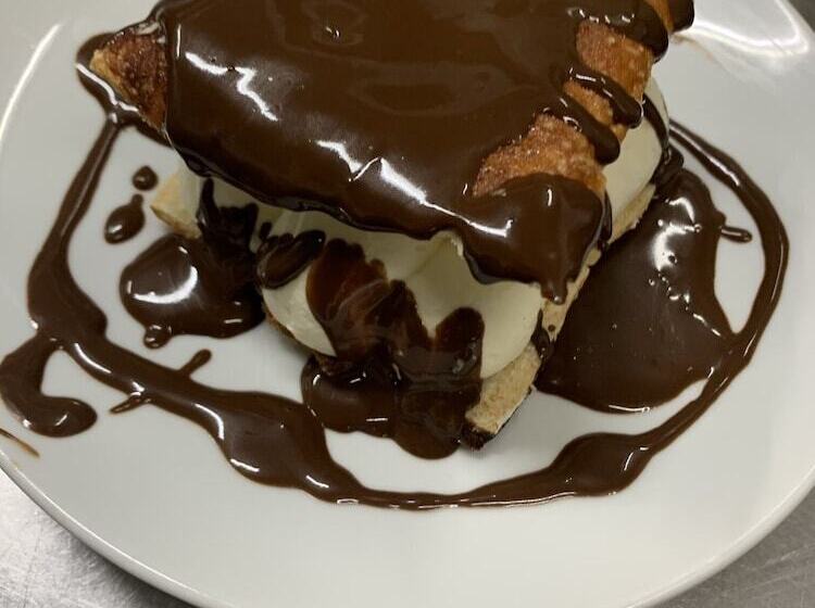 پانسیون Hostal Tarres