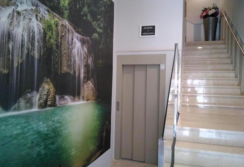 پانسیون Hostal Ya