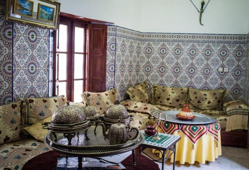 پانسیون La Colombe Blanche