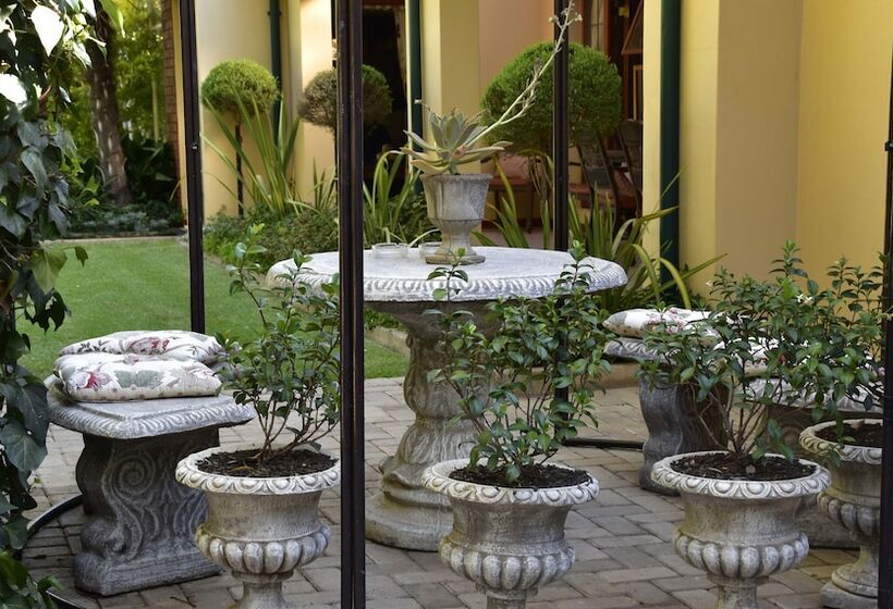 פנסיון Lamor Guest House