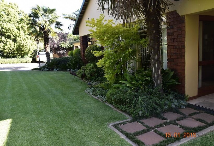 פנסיון Lamor Guest House