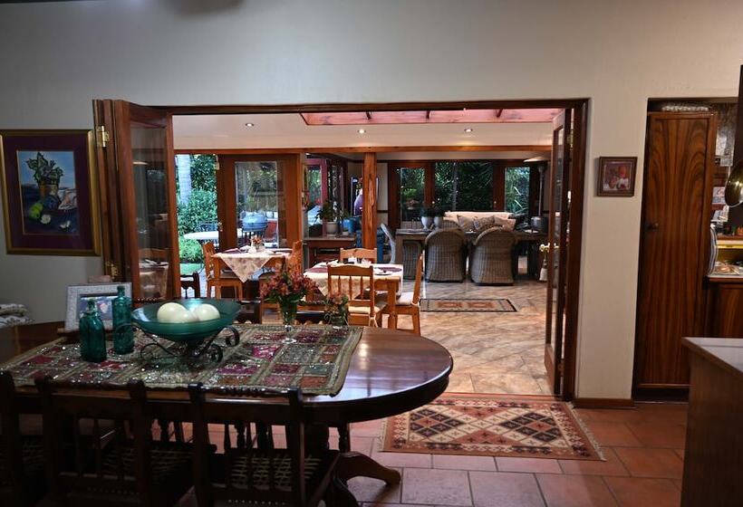 פנסיון Lamor Guest House