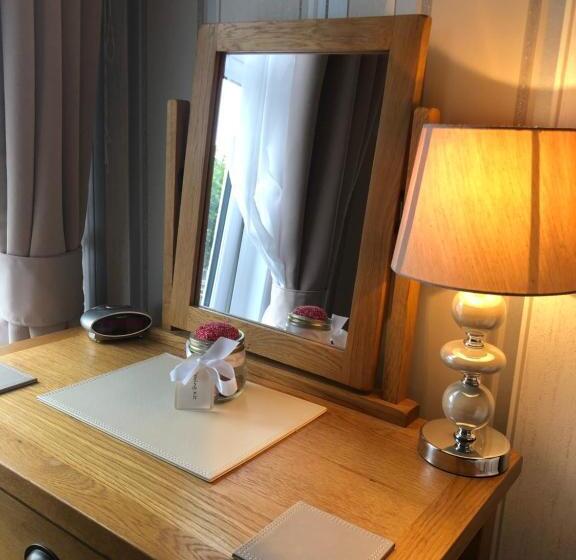 פנסיון Linden Lodge Guest House