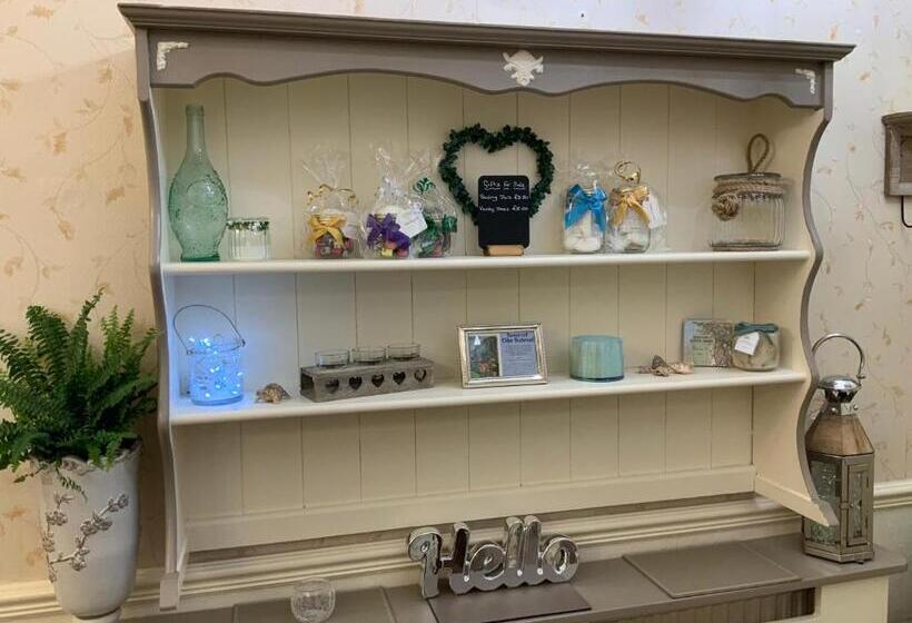 פנסיון Linden Lodge Guest House