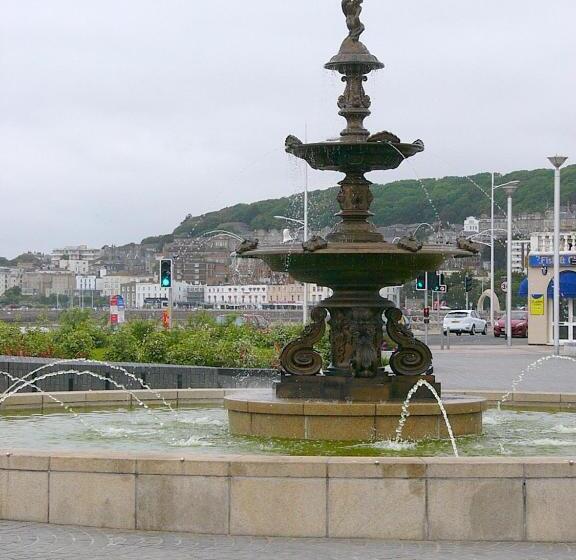 פנסיון Linden Lodge Guest House