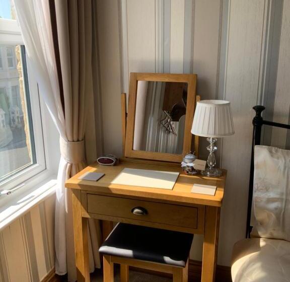 פנסיון Linden Lodge Guest House