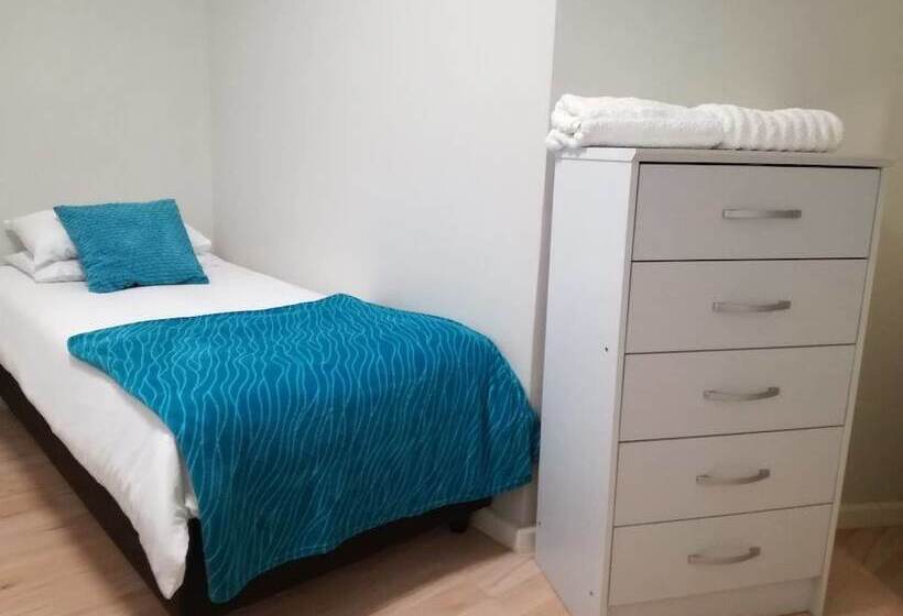 بنسيون Livesey Lodge