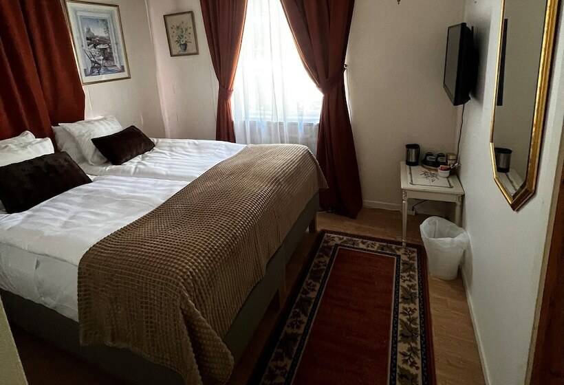 Пансион Madam Blå