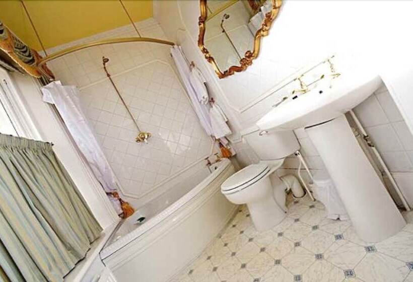 膳宿费 Munstone House