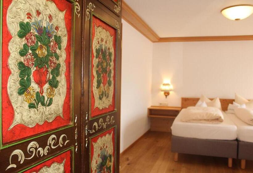 ペンション Naturparkhotel Schwarzwaldhaus