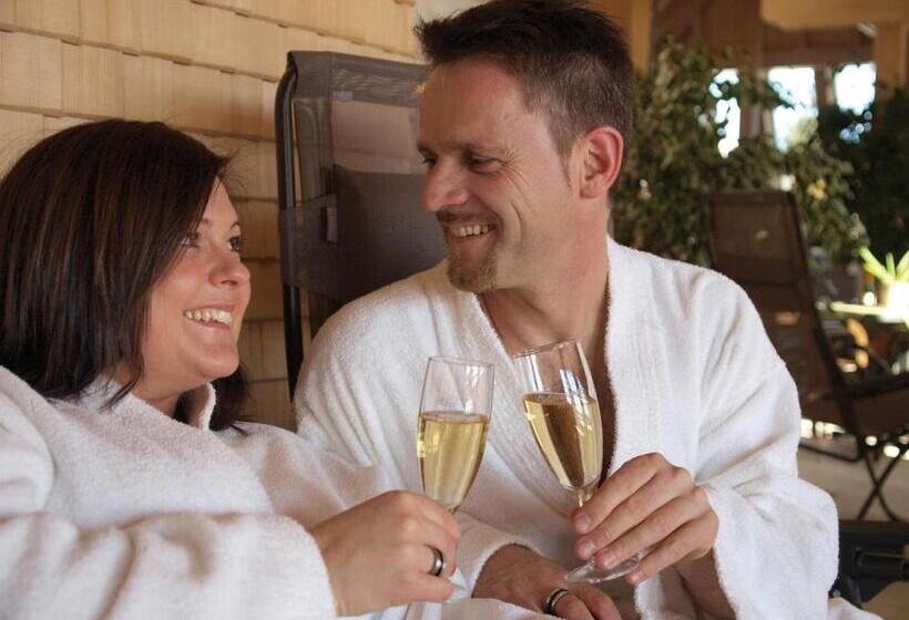 ペンション Naturparkhotel Schwarzwaldhaus