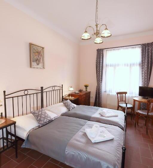 پانسیون Penzion Na 15. Poledníku