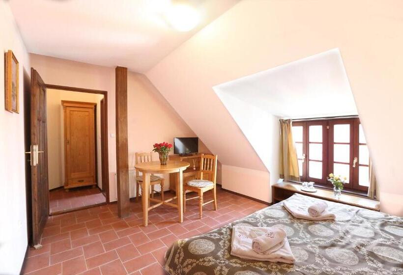 پانسیون Penzion Na 15. Poledníku