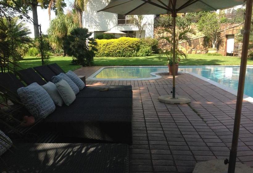 펜션 Plumbago Guest House