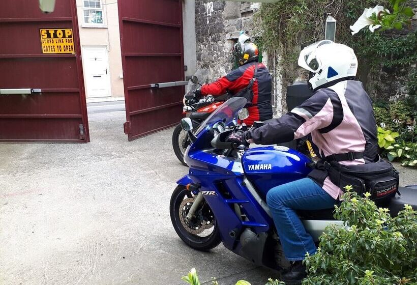 ペンション Red Setter Town House B&b