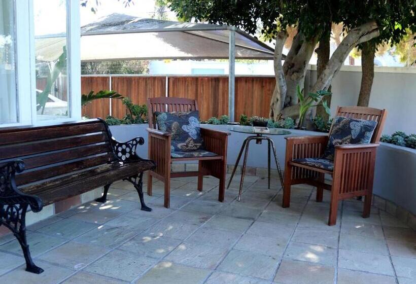 פנסיון The Boston Guest House