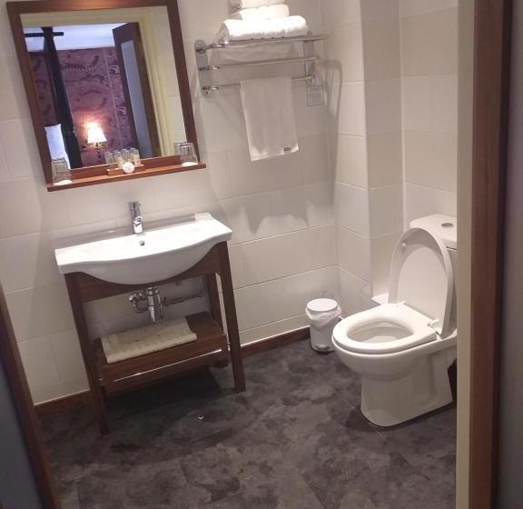 پانسیون The Courtyard  At The Stenson Bubble