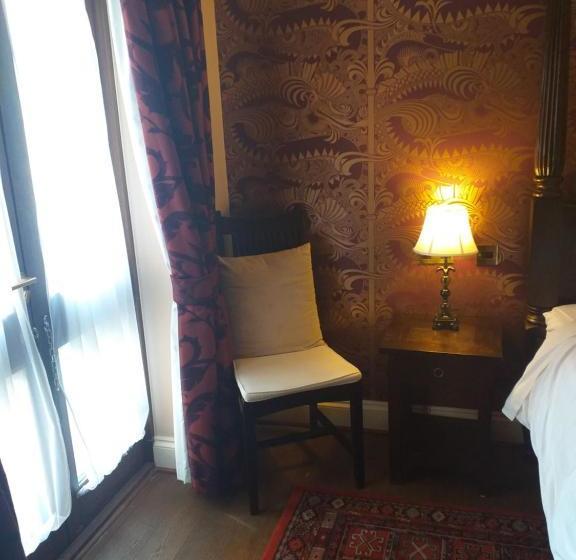 پانسیون The Courtyard  At The Stenson Bubble