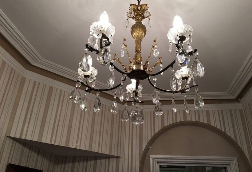 ペンション The Cherry Tree Guest House