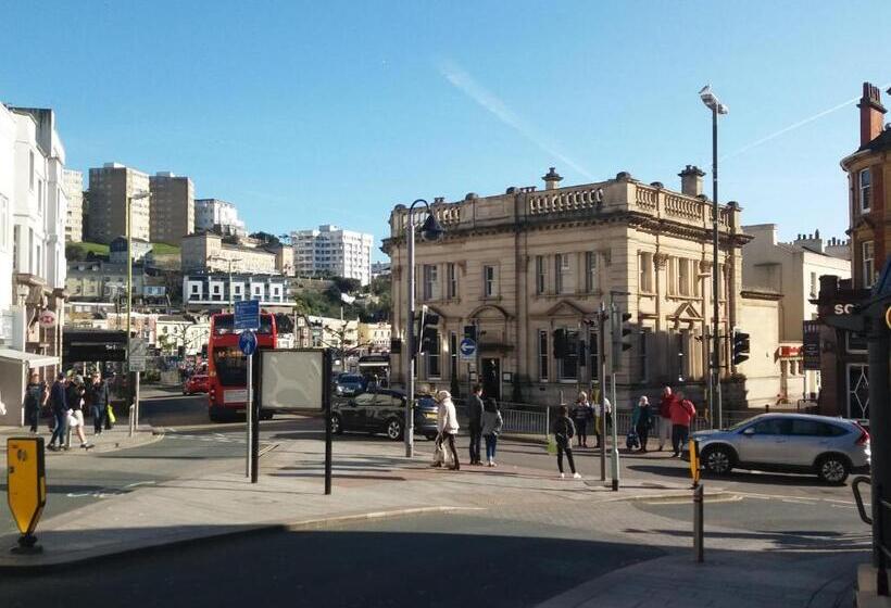 펜션 The Daylesford Guest House