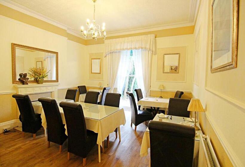 펜션 The Daylesford Guest House