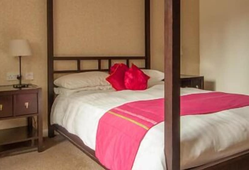 بنسيون The Falcon At Hatton