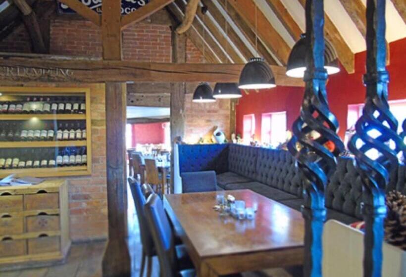 بنسيون The Falcon At Hatton