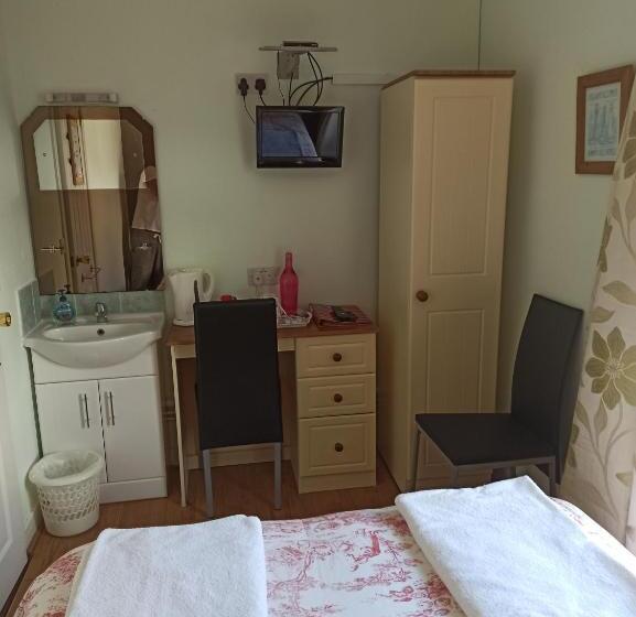 פנסיון The Ferry Boat