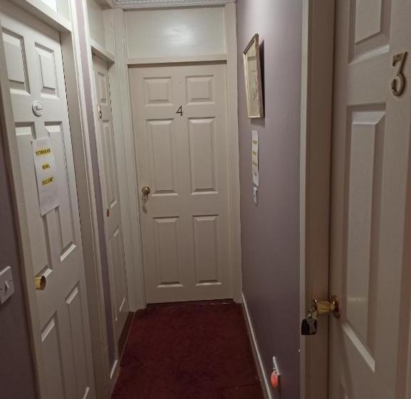 פנסיון The Ferry Boat